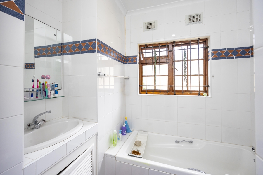 4 Bedroom Property for Sale in Blue Bend Eastern Cape